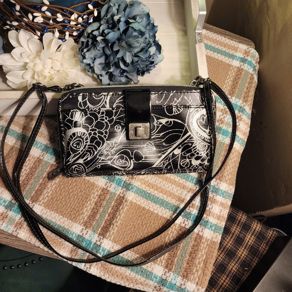SAKROOTS PHONE CROSSBODY